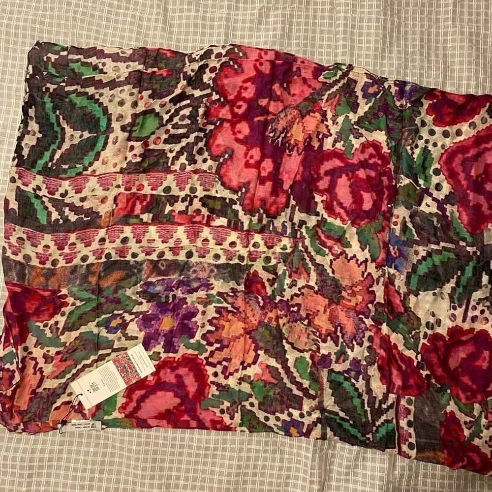 Front Row Society Oblong Digital Floral Pink/Rose Scarf 28” x 80” (FW)